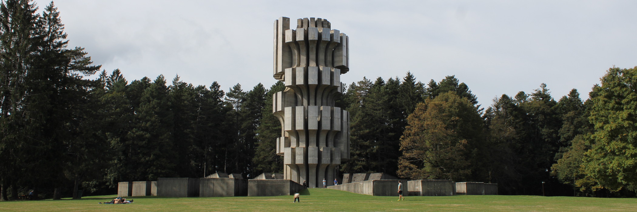 Памятник Революции на Козаре